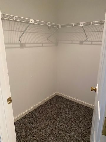 3 Bartemus Trl Apt 203, Nashua, NH 06063