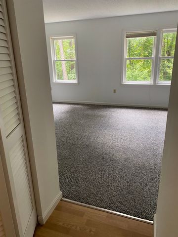 3 Bartemus Trl Apt 203, Nashua, NH 06063