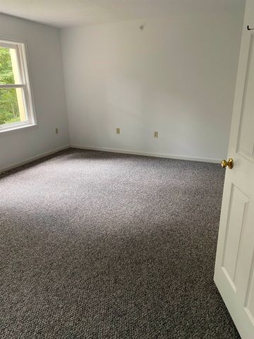 3 Bartemus Trl Apt 203, Nashua, NH 06063