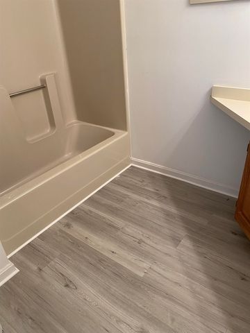 3 Bartemus Trl Apt 203, Nashua, NH 06063