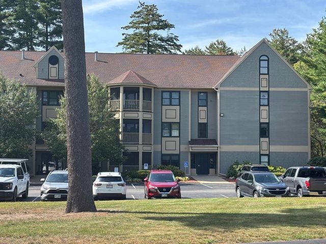 3 Bartemus Trl Apt 203, Nashua, NH 06063