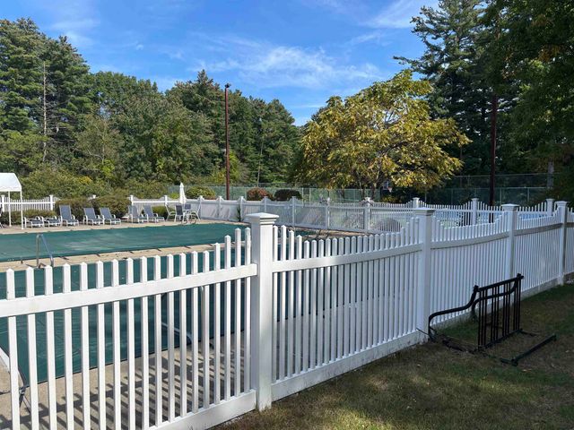3 Bartemus Trl Apt 203, Nashua, NH 06063