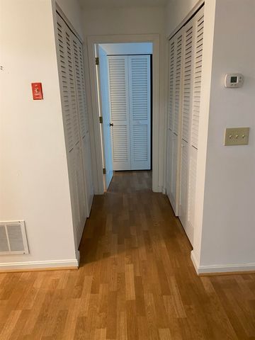 3 Bartemus Trl Apt 203, Nashua, NH 06063