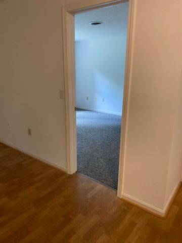 3 Bartemus Trl Apt 203, Nashua, NH 06063