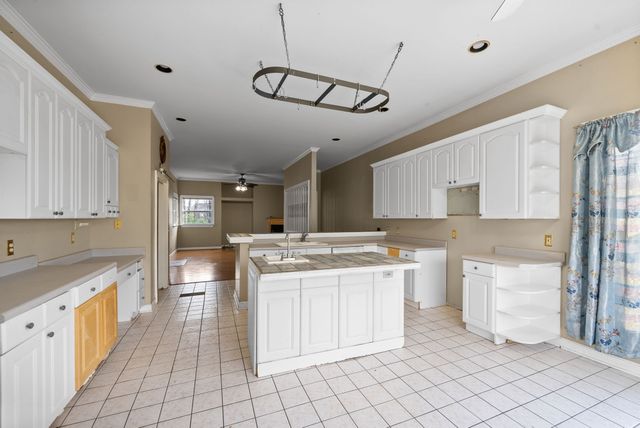 1041 Flintlock Ct, Nashville, TN 37217