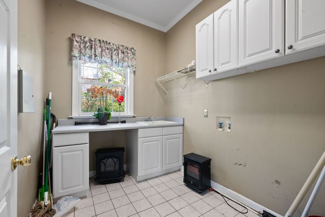 1041 Flintlock Ct, Nashville, TN 37217