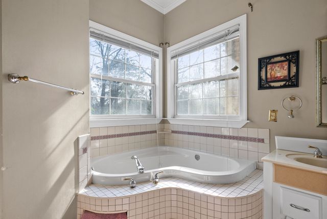 1041 Flintlock Ct, Nashville, TN 37217