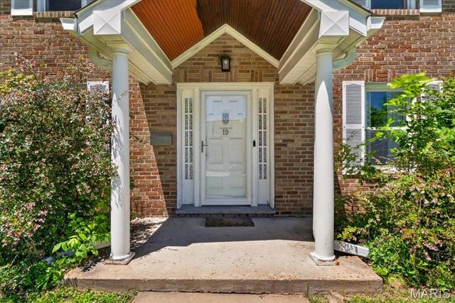 19 Hardith Hill Court, St Louis, MO 63119