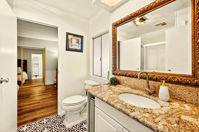 33 Diamond E Drive, Palm Desert, CA 92260