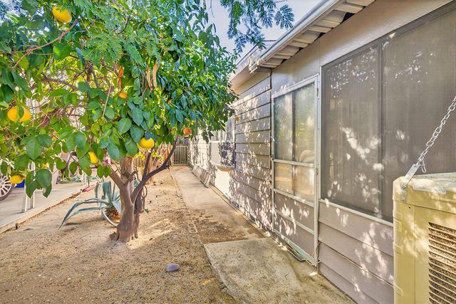 33 Diamond E Drive, Palm Desert, CA 92260