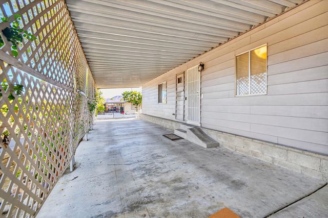 33 Diamond E Drive, Palm Desert, CA 92260