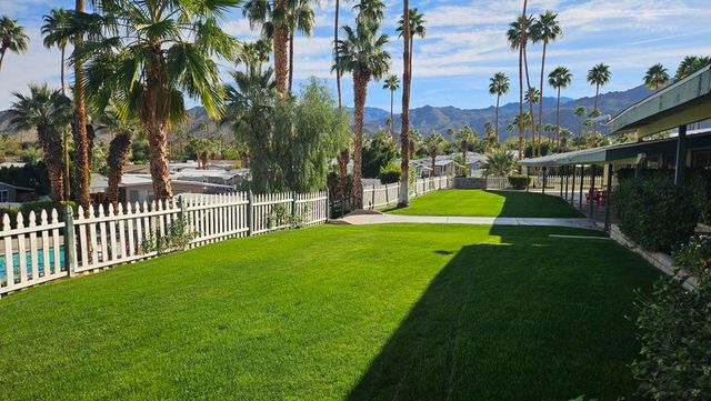 33 Diamond E Drive, Palm Desert, CA 92260
