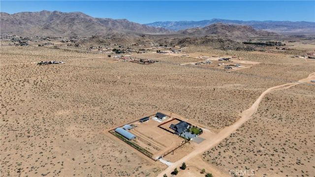 23670 Shirwaun, Apple Valley, CA 92307