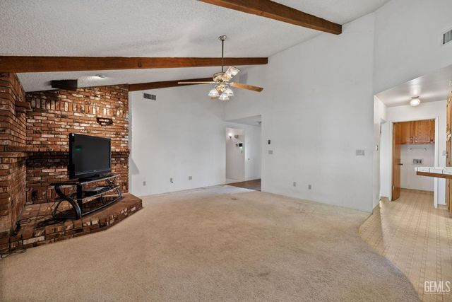 2065 Jenkins Road, Bakersfield, CA 93314