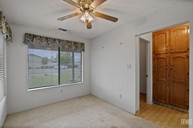 2065 Jenkins Road, Bakersfield, CA 93314