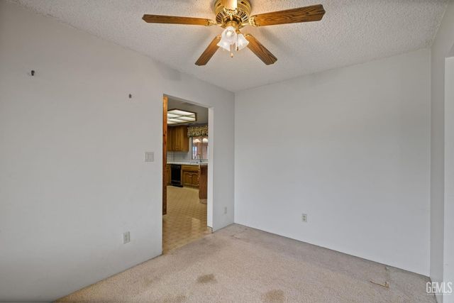 2065 Jenkins Road, Bakersfield, CA 93314