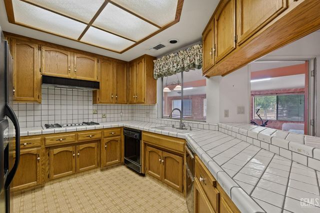 2065 Jenkins Road, Bakersfield, CA 93314