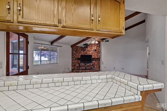 2065 Jenkins Road, Bakersfield, CA 93314