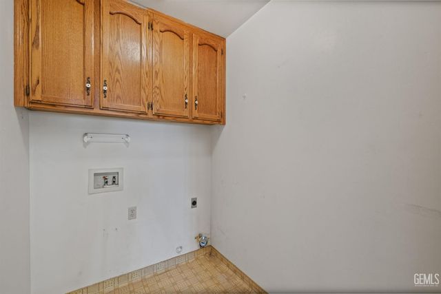 2065 Jenkins Road, Bakersfield, CA 93314