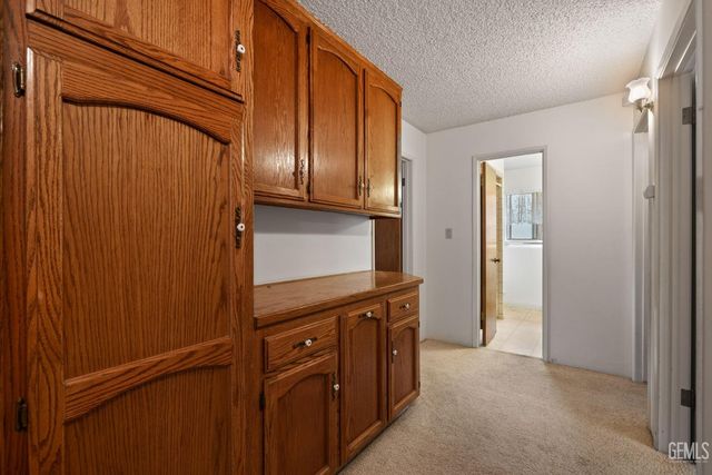 2065 Jenkins Road, Bakersfield, CA 93314