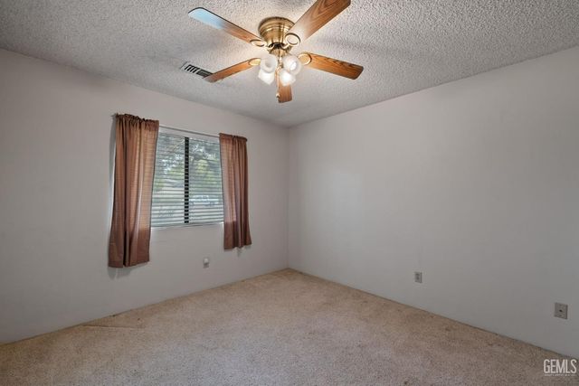 2065 Jenkins Road, Bakersfield, CA 93314