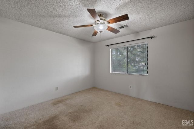 2065 Jenkins Road, Bakersfield, CA 93314