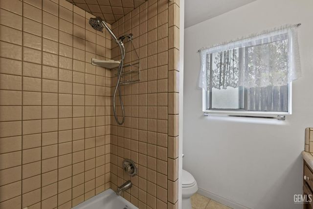 2065 Jenkins Road, Bakersfield, CA 93314