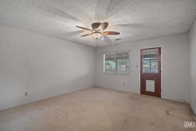 2065 Jenkins Road, Bakersfield, CA 93314