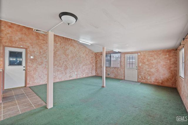 2065 Jenkins Road, Bakersfield, CA 93314