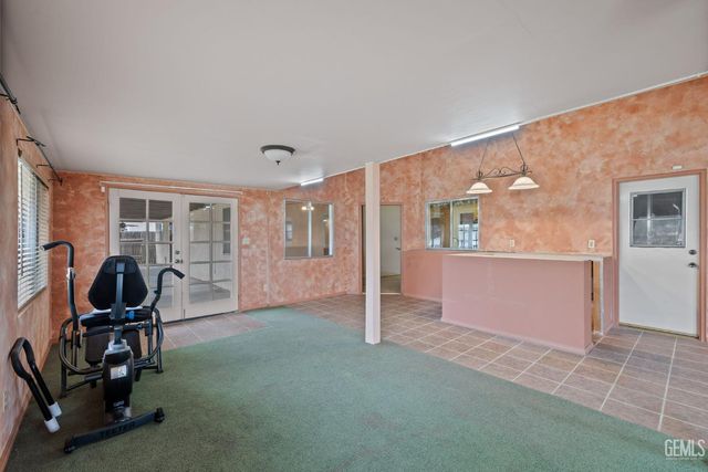 2065 Jenkins Road, Bakersfield, CA 93314