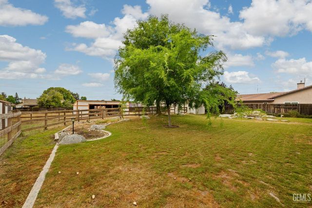 2065 Jenkins Road, Bakersfield, CA 93314