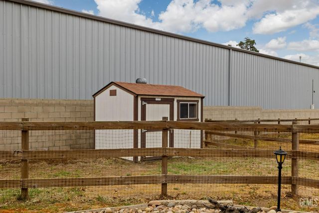 2065 Jenkins Road, Bakersfield, CA 93314