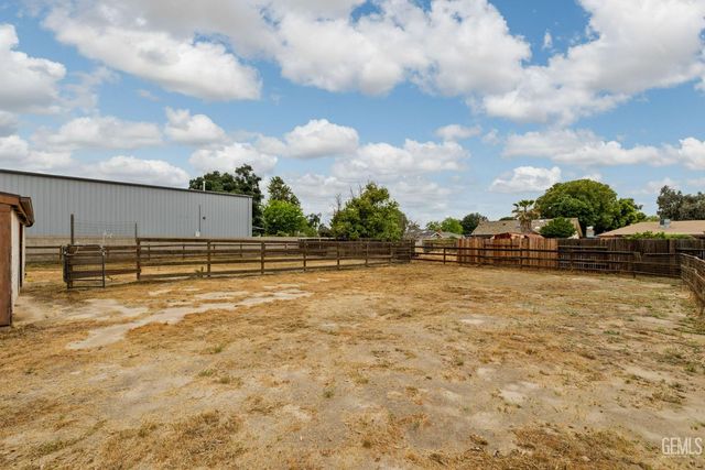 2065 Jenkins Road, Bakersfield, CA 93314
