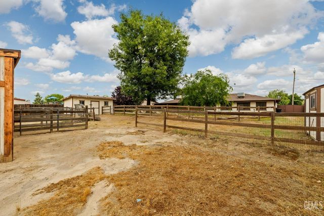 2065 Jenkins Road, Bakersfield, CA 93314