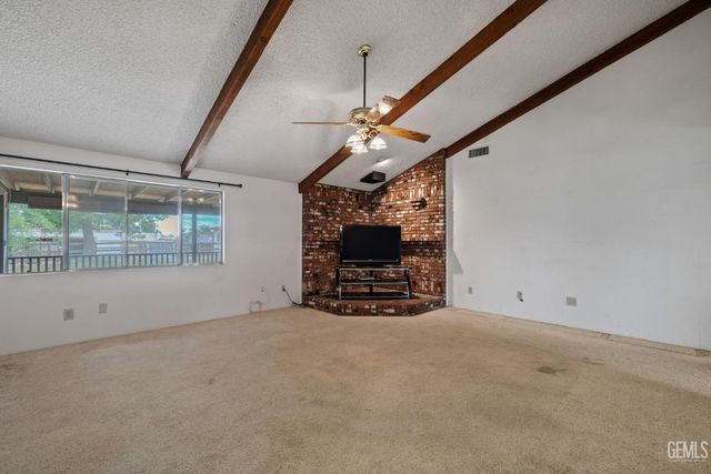 2065 Jenkins Road, Bakersfield, CA 93314