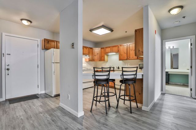 5 Tsienneto Rd Unit 194, Derry, NH 03038