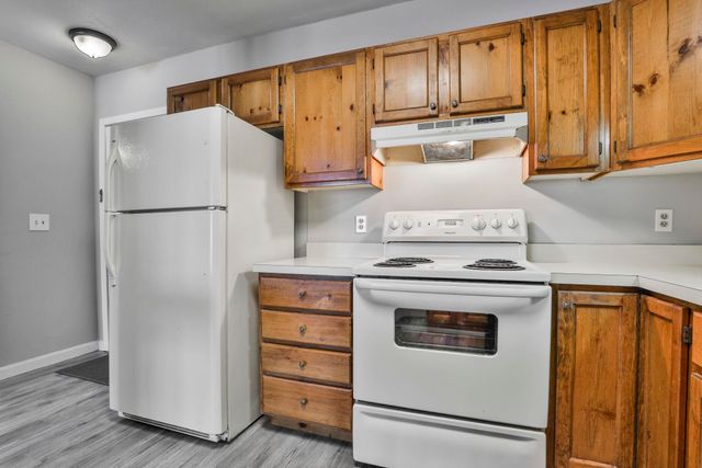 5 Tsienneto Rd Unit 194, Derry, NH 03038