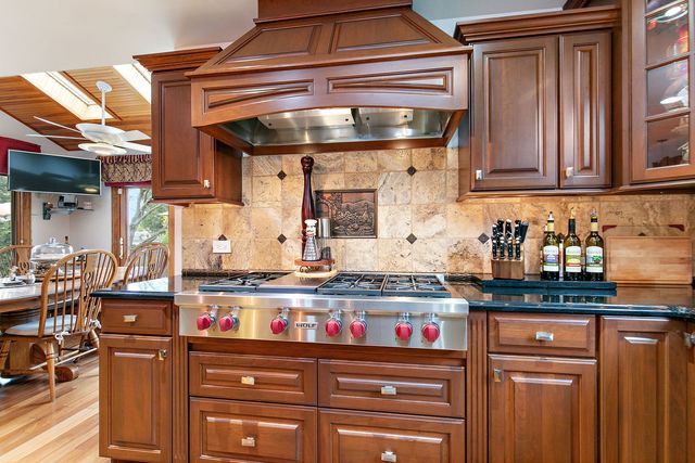 1021 Pheasant Trail, Carol Stream, IL 60188