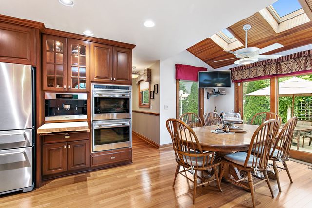 1021 Pheasant Trail, Carol Stream, IL 60188