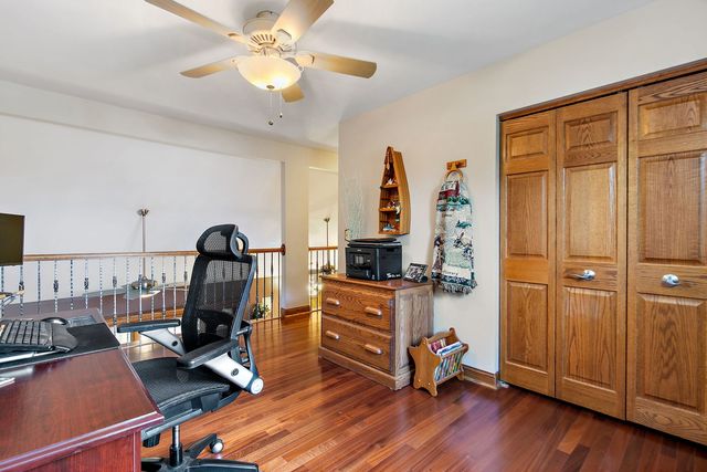 1021 Pheasant Trail, Carol Stream, IL 60188