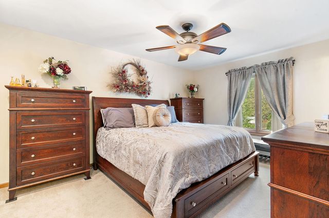 1021 Pheasant Trail, Carol Stream, IL 60188