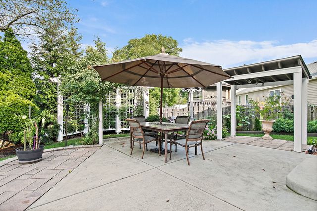1021 Pheasant Trail, Carol Stream, IL 60188