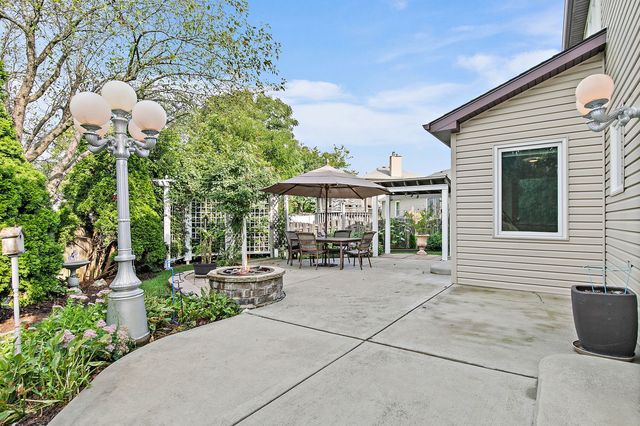 1021 Pheasant Trail, Carol Stream, IL 60188