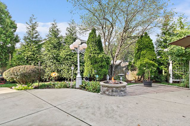 1021 Pheasant Trail, Carol Stream, IL 60188