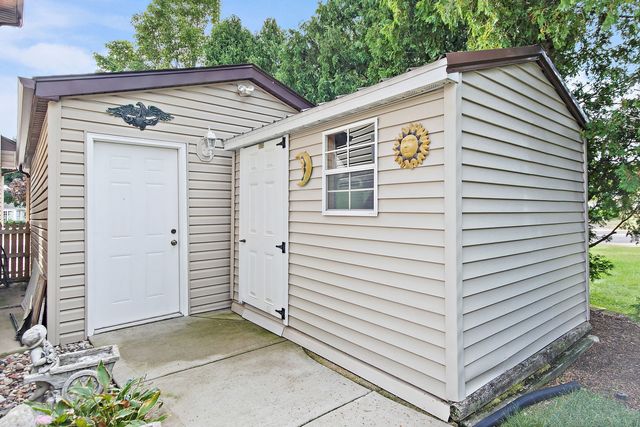1021 Pheasant Trail, Carol Stream, IL 60188