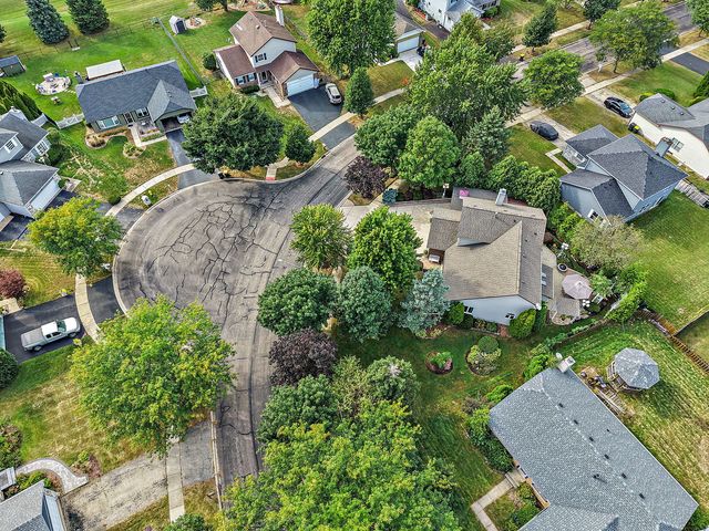 1021 Pheasant Trail, Carol Stream, IL 60188