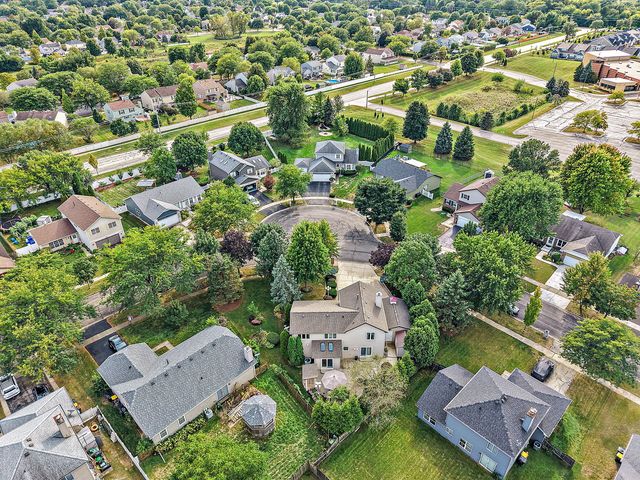 1021 Pheasant Trail, Carol Stream, IL 60188