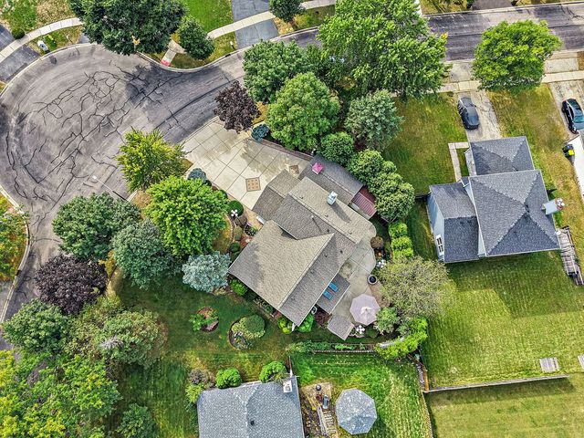 1021 Pheasant Trail, Carol Stream, IL 60188