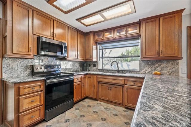 5086 Via Serena, Alta Loma, CA 91701