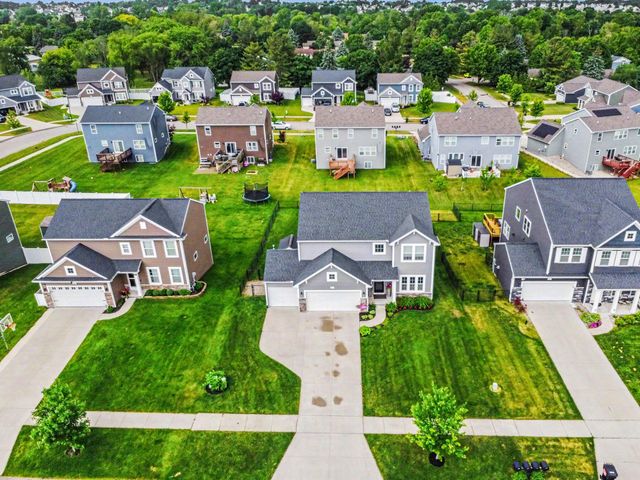 6677 Dutton Trail Drive SE, Caledonia, MI 49316